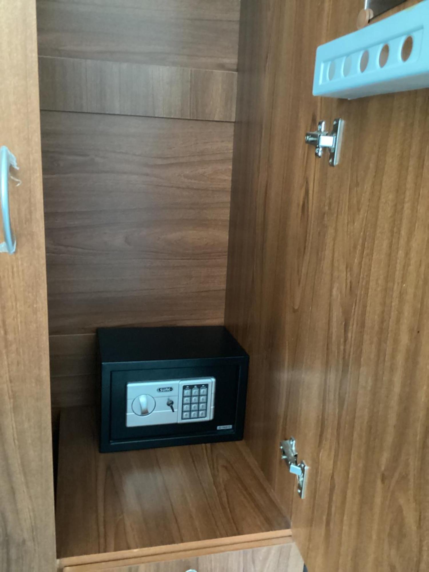 Nest Hostel Lipe エクステリア 写真